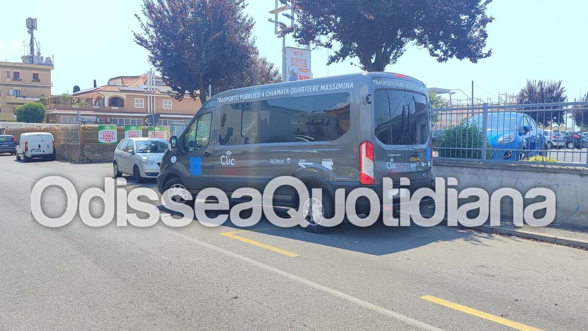 Clicbus: potenziato il servizio con due nuovi minibus Ford - 