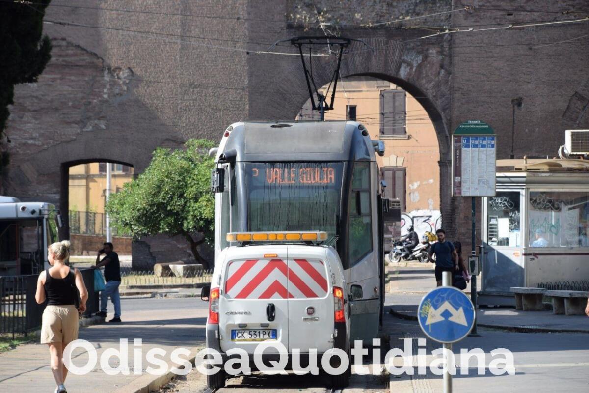 Rete tram: il 6 agosto potature sulla linea 3 - 