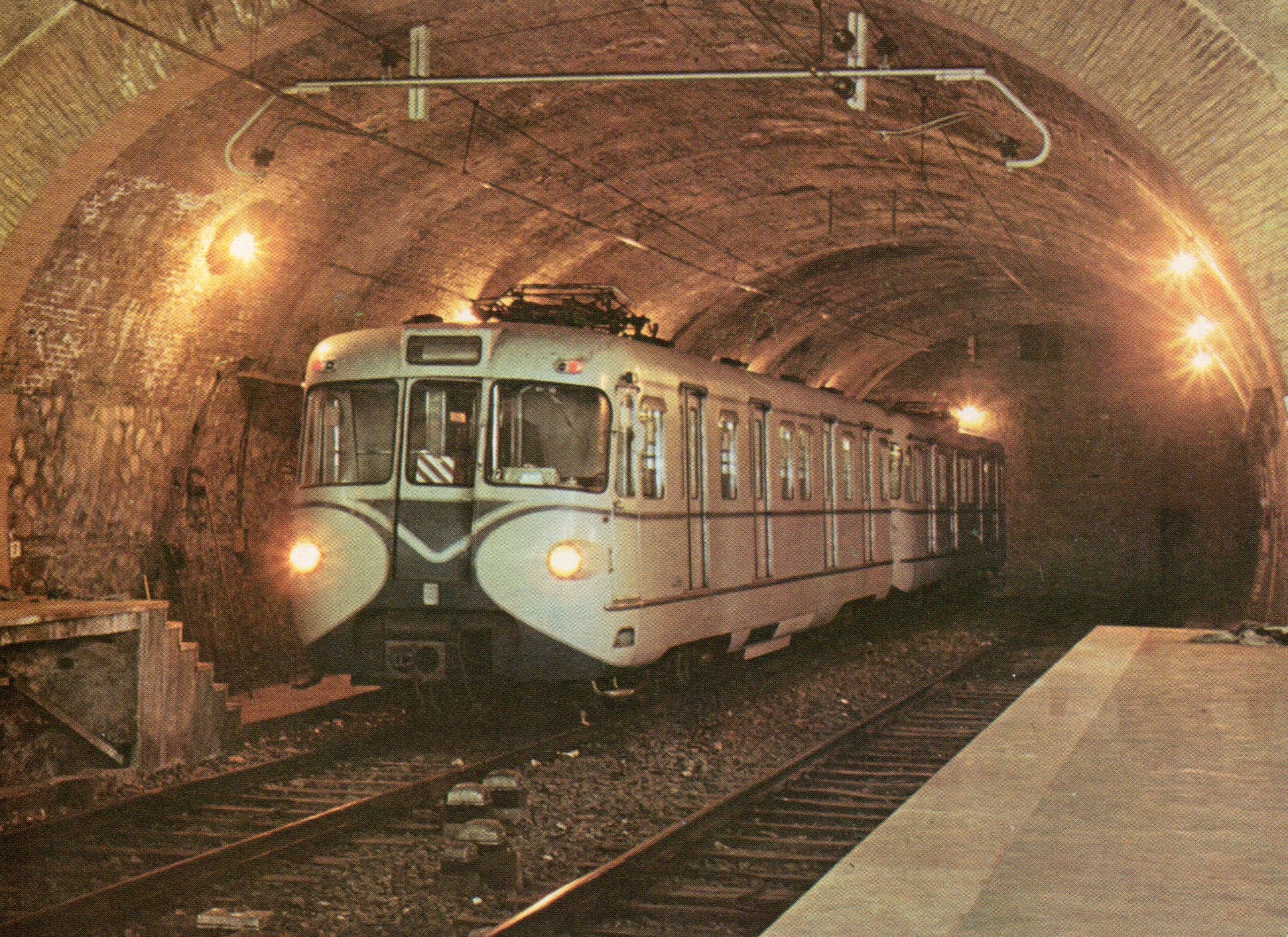Atac: riparte la demolizione dei treni storici