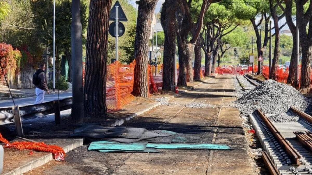 Tram: esplode bombola su via Prenestina - 