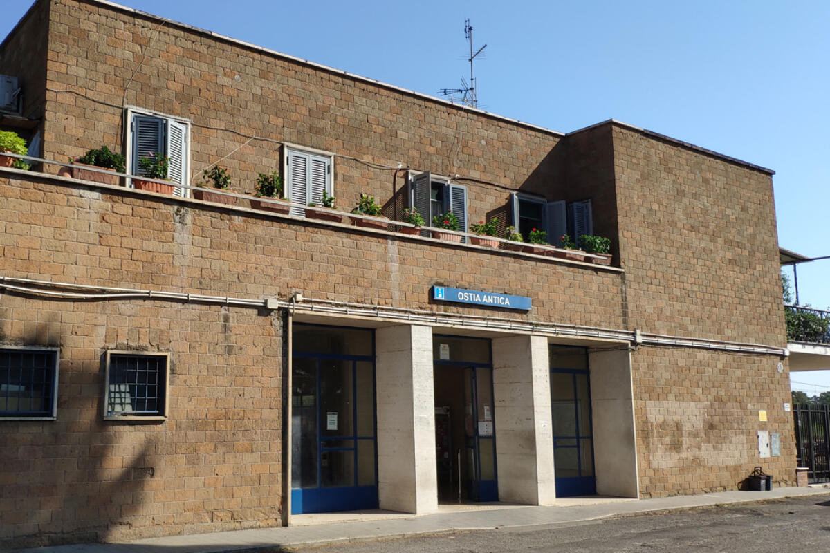 Roma-Lido: una gara da 6,2 milioni per riqualificare la stazione di Ostia Antica - 
