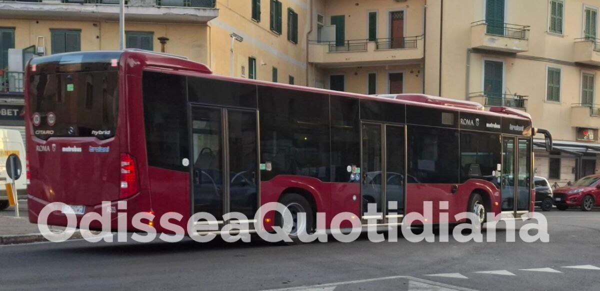 Villaggio Falcone: Aggressione a un autista della linea 075 - 