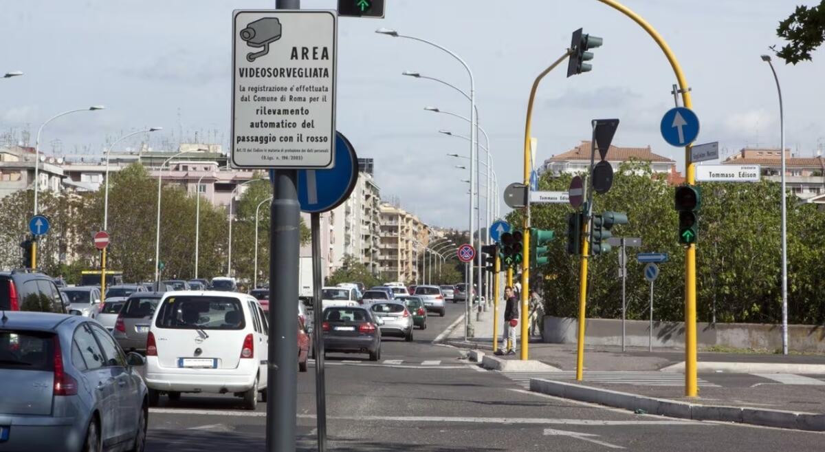 Viabilità: approvata la mozione per i semafori intelligenti su via Cristoforo Colombo - 