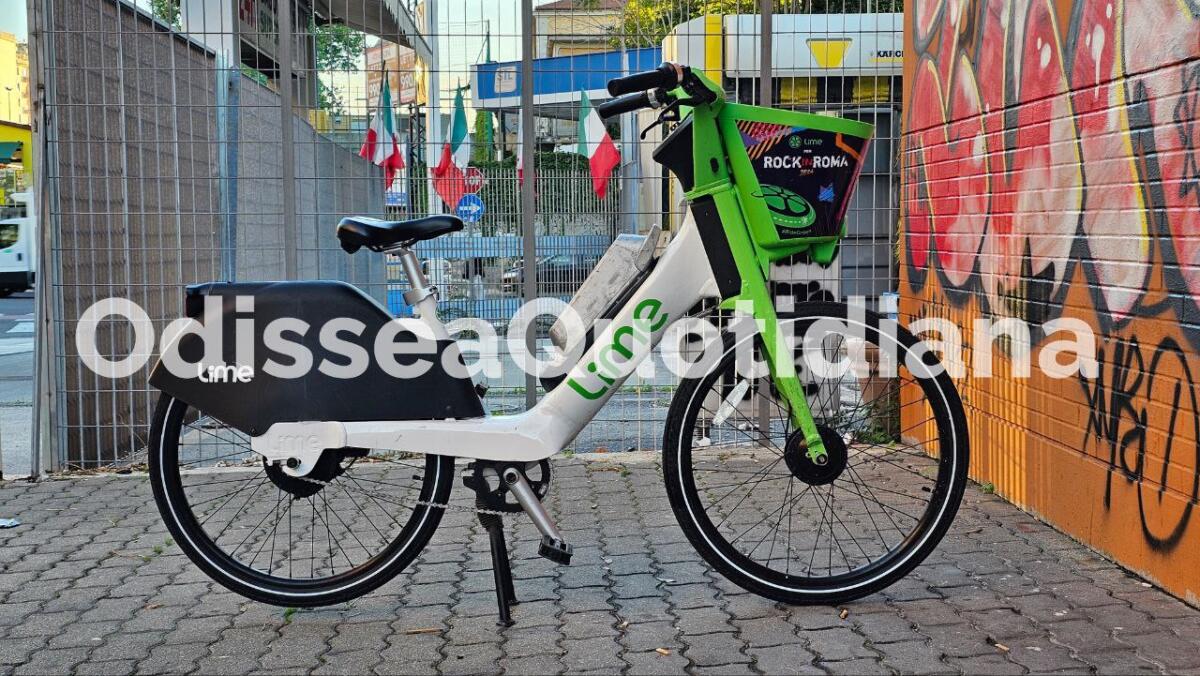 Sharing: in arrivo uno stop di un mese ai monopattini e bici di Lime  - 