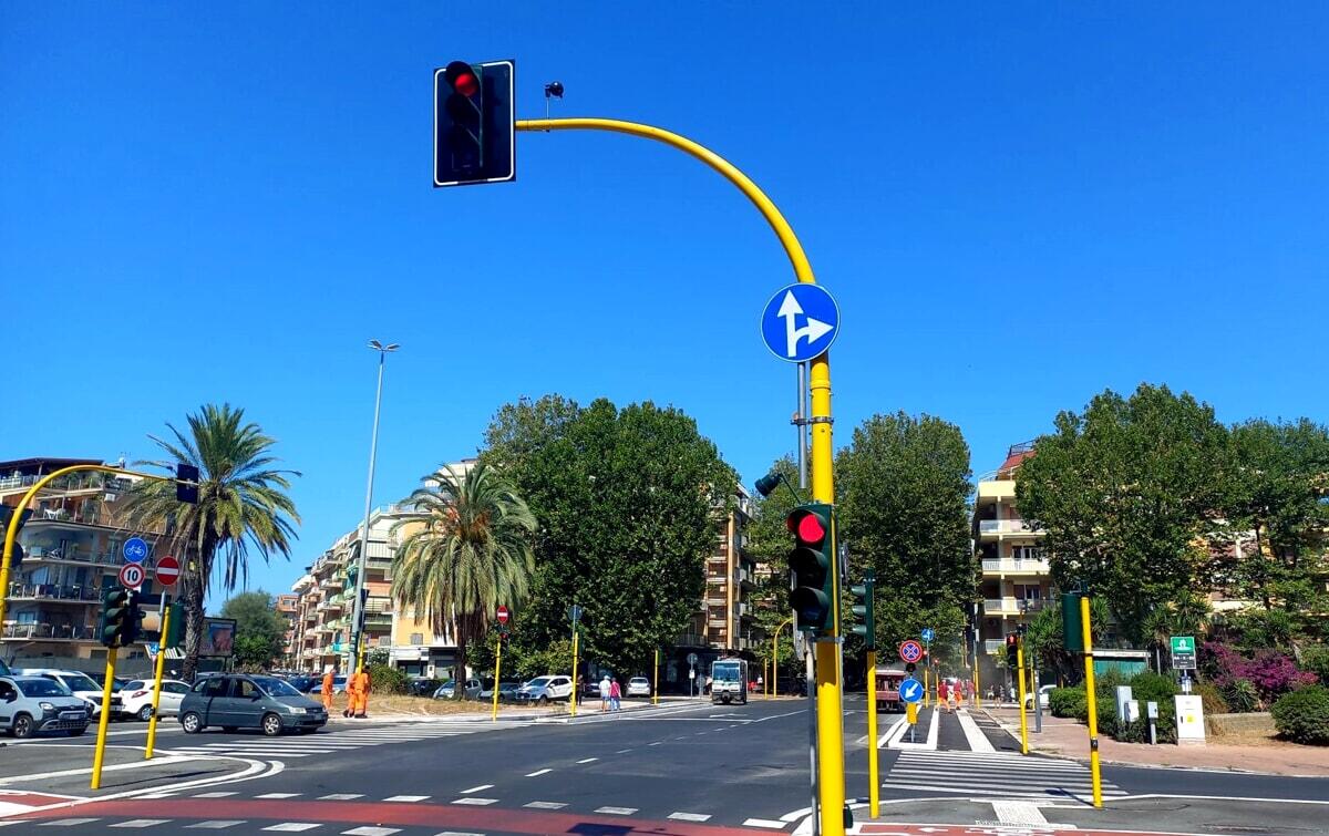 Sicurezza stradale: via alla ristrutturazione dei semafori della Capitale - 
