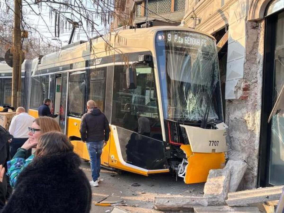 Dall’Italia: deraglia uno dei nuovi tram di Milano - 