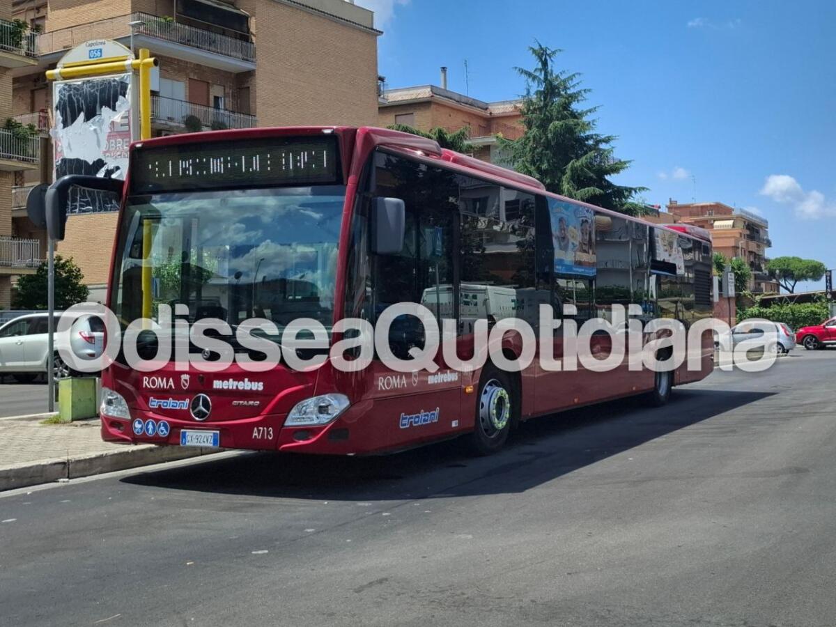 Rete bus periferica: inizia l'applicazione delle pubblicità sui bus Troiani - 
