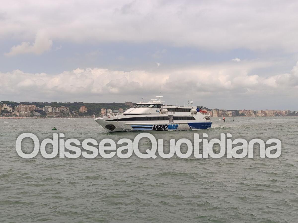 Trasporto marittimo: il sindaco di Ponza denuncia i disservizi di Laziomar - 