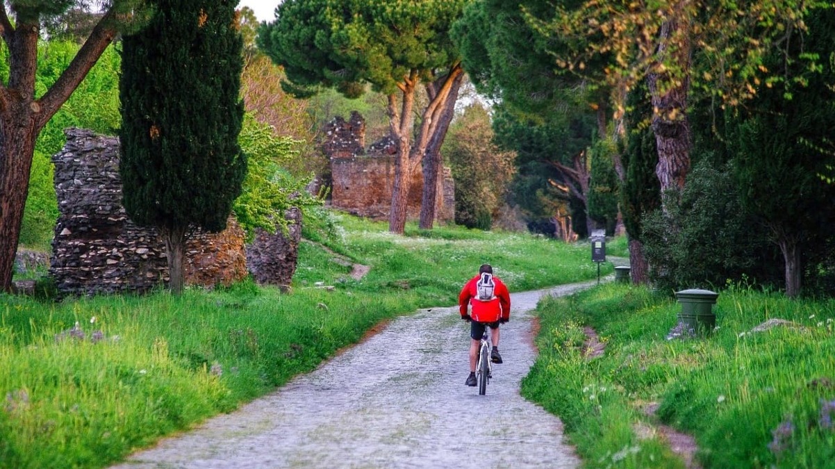 Caffarella : l'Ente Parco Appia Antica vieta le bici e i monopattini elettrici - 