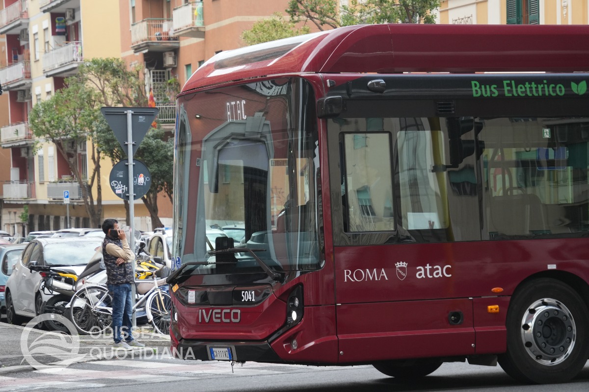 Casilina: debutta il piano della mobilità, al via il 104 e il 105L - 