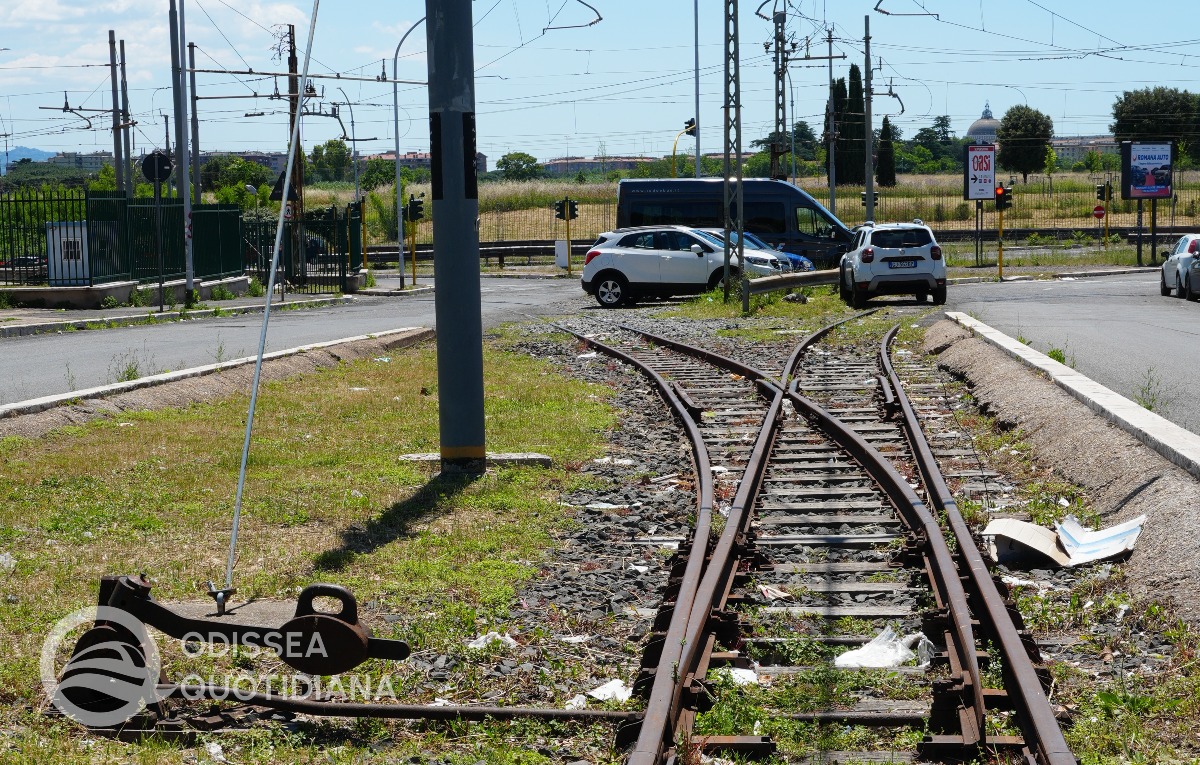 Termini-Centocelle: il triangolo di piazza delle Camelie - 