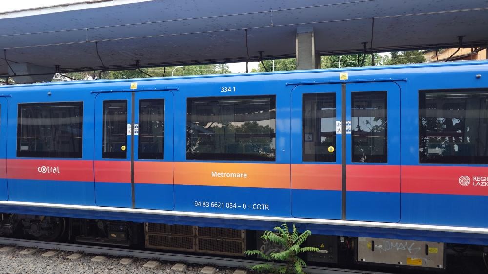 Roma-Lido: inizia la scuola macchinisti con il CAF 333-334 - Foto @Feafox