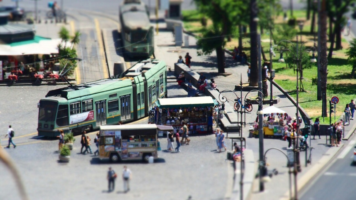 La saturazione cronica dei parcheggi in centro città: proposte e opzioni alternative per la mobilità urbana - 