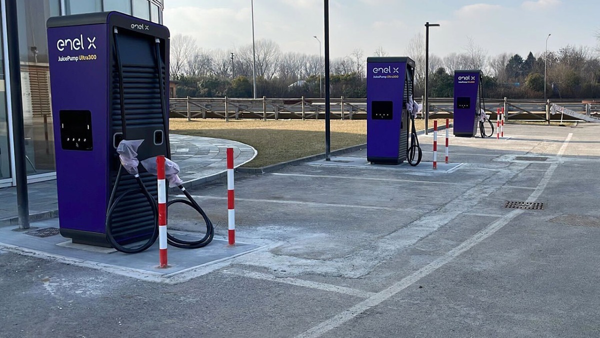 Colonnine elettriche: conclusa la manifestazione d'interesse per le isole di ricarica a Roma - 