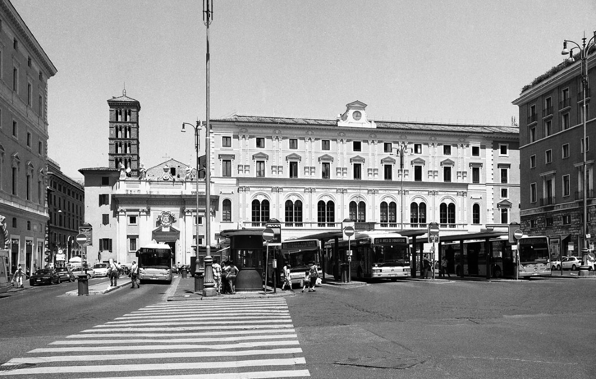C'era una volta... il capolinea di piazza San Silvestro - 