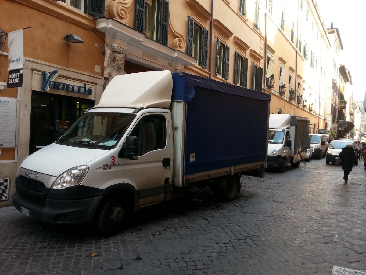 Merci: arrivano nuove regole per il carico/scarico nel Centro Storico - 