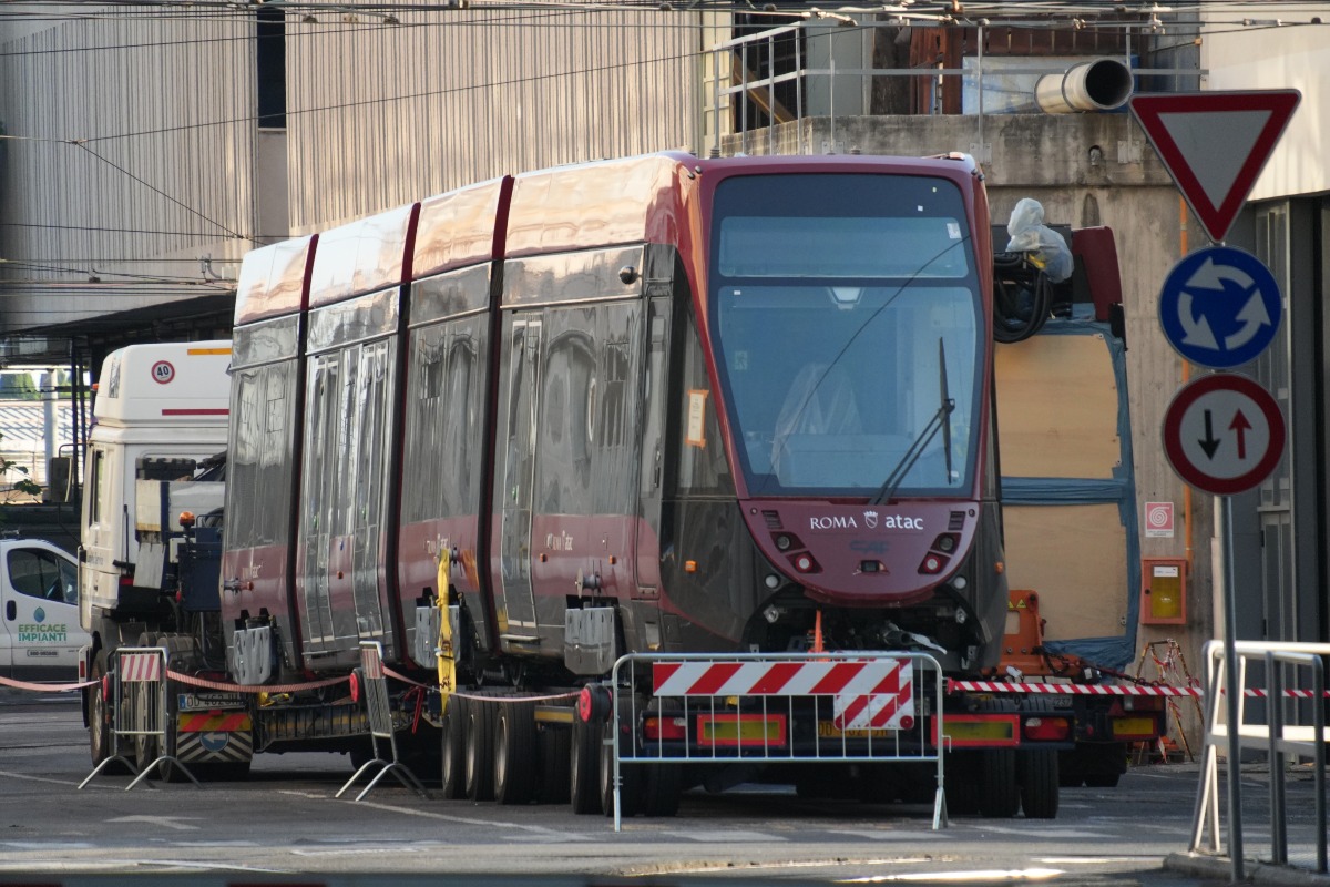 Tram: consegnato il 12esimo CAF Urbos - 