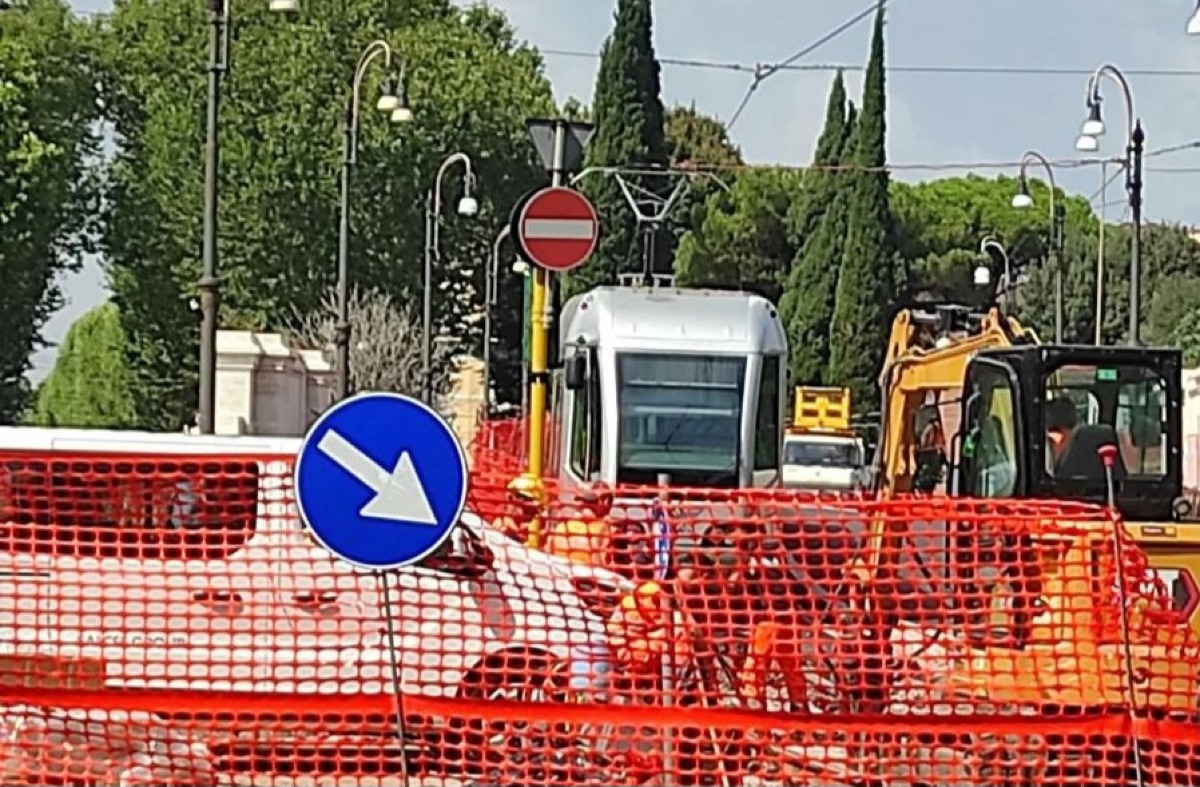 Tram, lavori ponte Matteotti: collaudati i binari in via Azuni - Foto Tram e Tramvieri di Roma