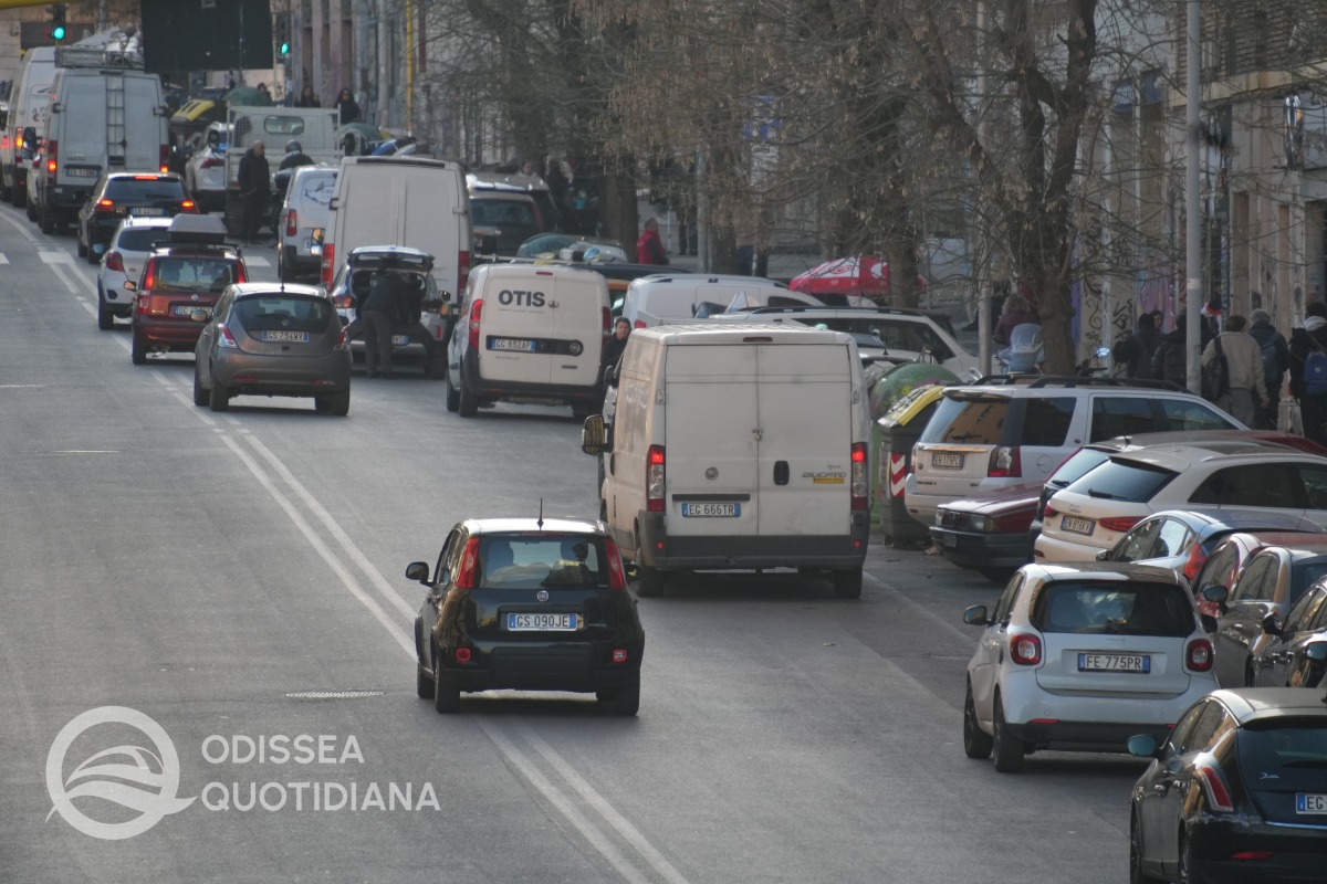 Bollo auto: il Governo sospende per un anno la tassa, ma discapito del trasporto pubblico locale - 