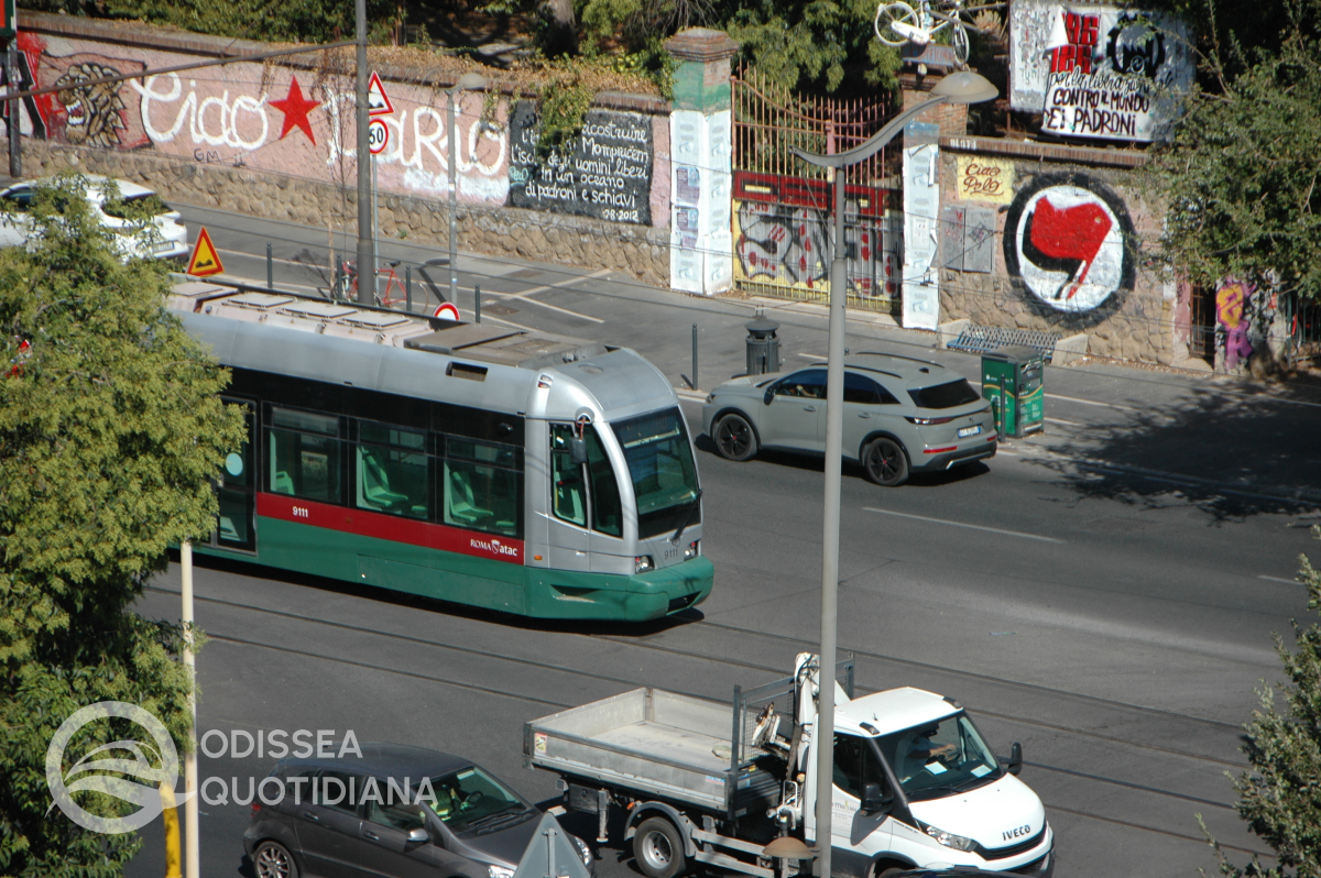 Il tram non è impopolare, lo diventa: cosa abbiamo raccontato a Bologna - 