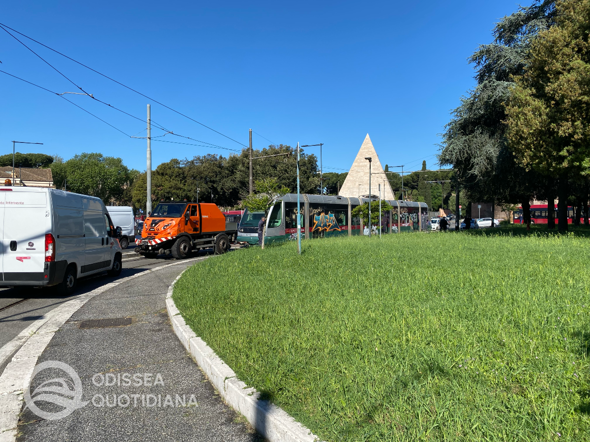 Tram: rifacimento asfalto alla Piramide, 3L e 8 ultime corse alle 23 - 