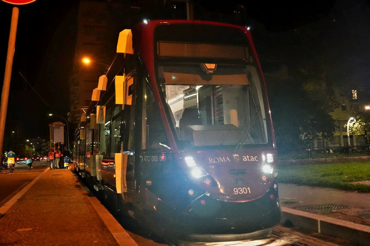 Tram Urbos: iniziate le prove per la verifica della sagoma - 
